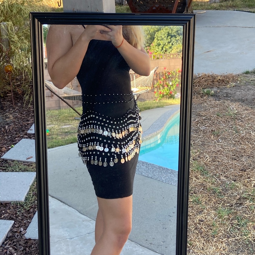 Belly dancing black, silver coin skirt
